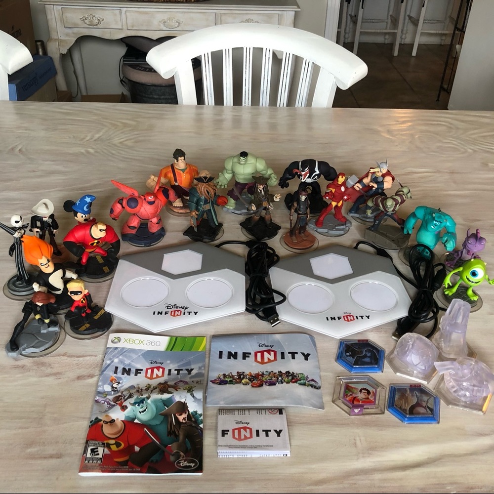 Disney Infinity XBox 360 gaming bundle